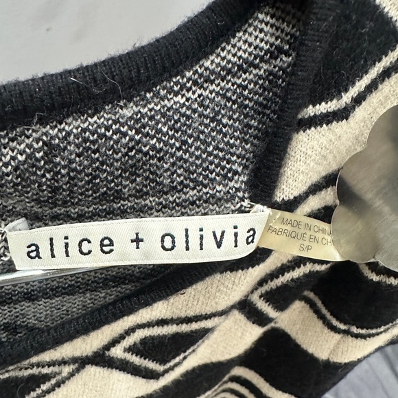 Alice + Olivia Black and Cream Geometric Mini Dress - Picture 2 of 5